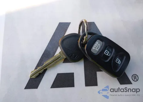 2013 Hyundai Elantra Gls/Limited from USA, damaged, VIN KMHDH4AE4DU663285